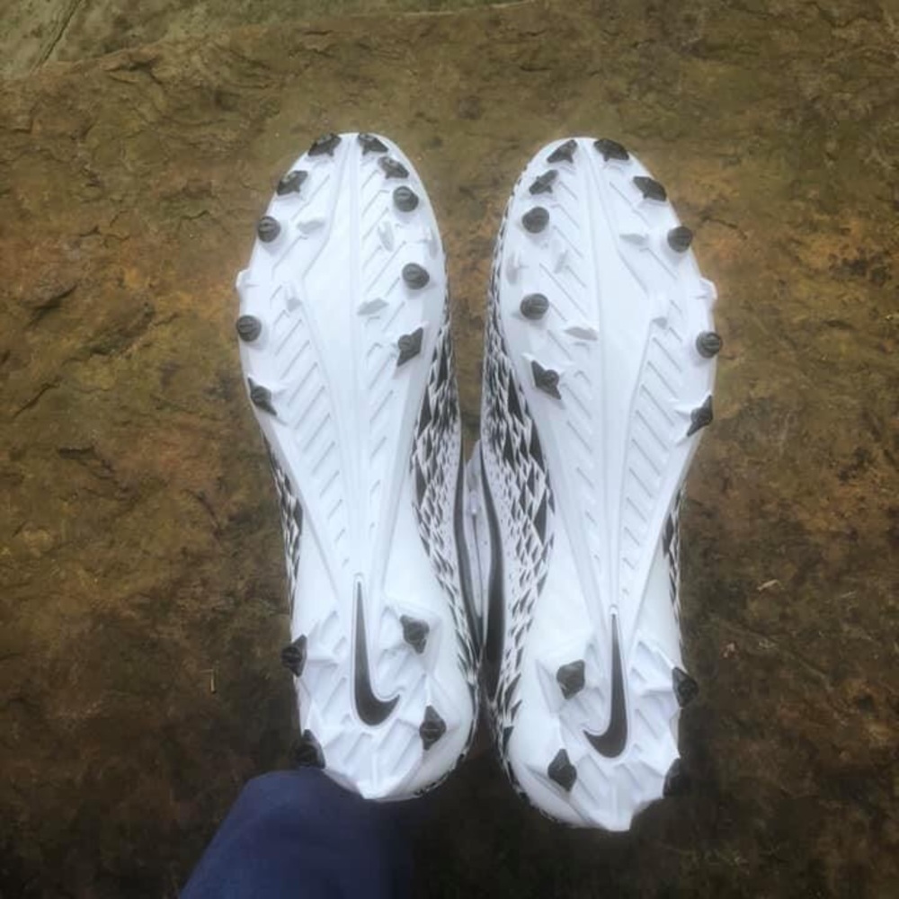 Cleats - Picture 6 of 7
